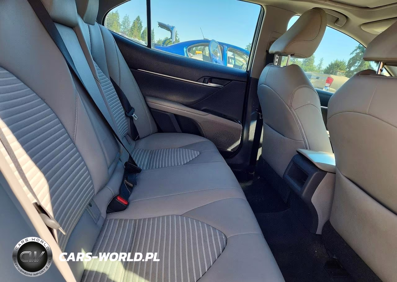 2018 Toyota Camry Se VIN:4T1B11HK4JU526249 - 10