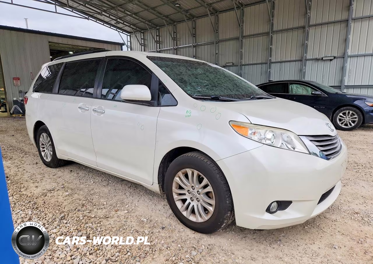 2015 Toyota Sienna Xle 8-Passenger VIN:5TDYK3DC2FS536618 - 4