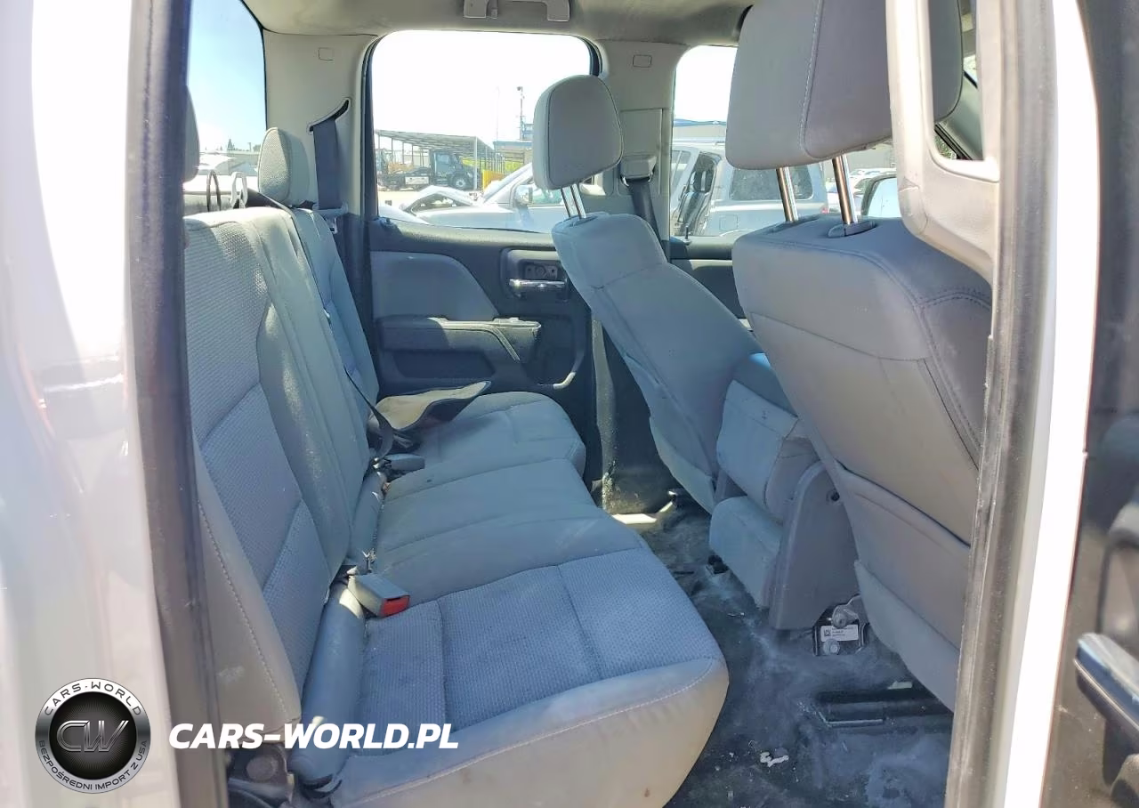 2018 Chevrolet Silverado C1500 VIN:1GCRCNEHXJZ143383 - 10