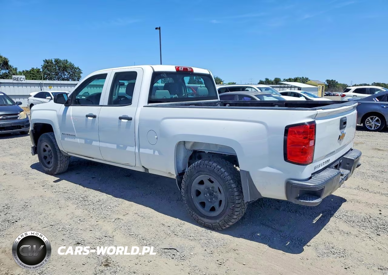 2018 Chevrolet Silverado C1500 VIN:1GCRCNEHXJZ143383 - 2