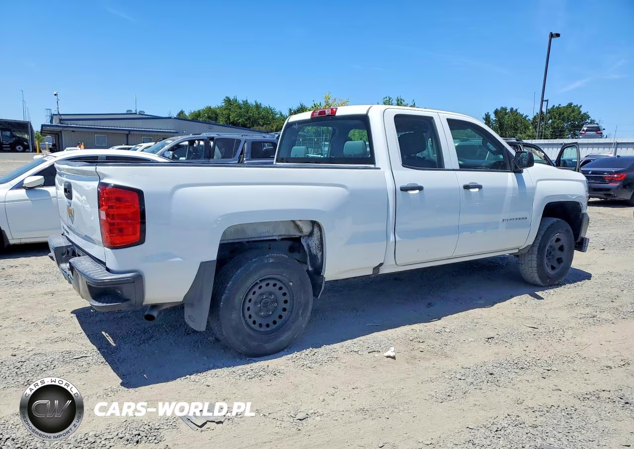 2018 Chevrolet Silverado C1500 VIN:1GCRCNEHXJZ143383 - 3