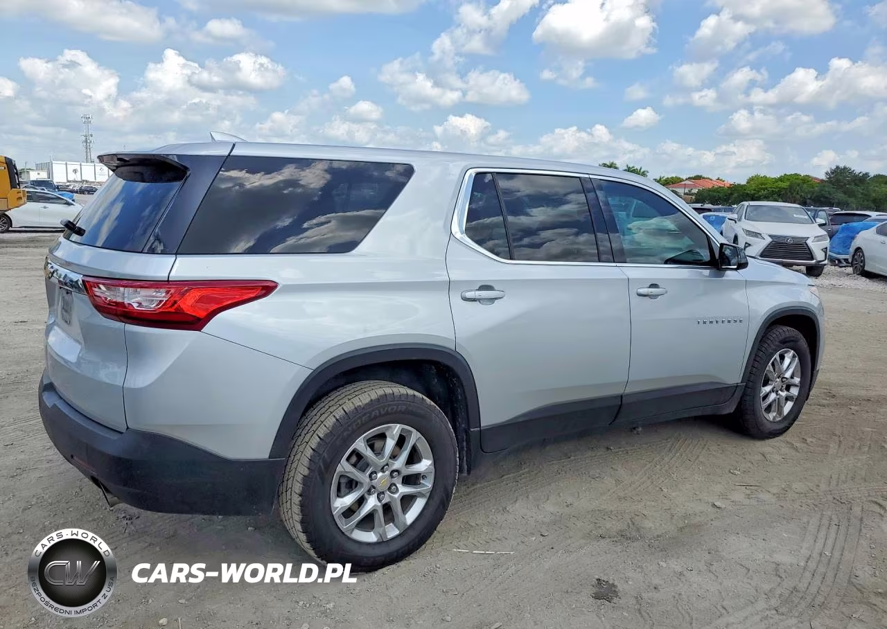 2019 Chevrolet Traverse Ls VIN:1GNERFKW8KJ229949 - 3