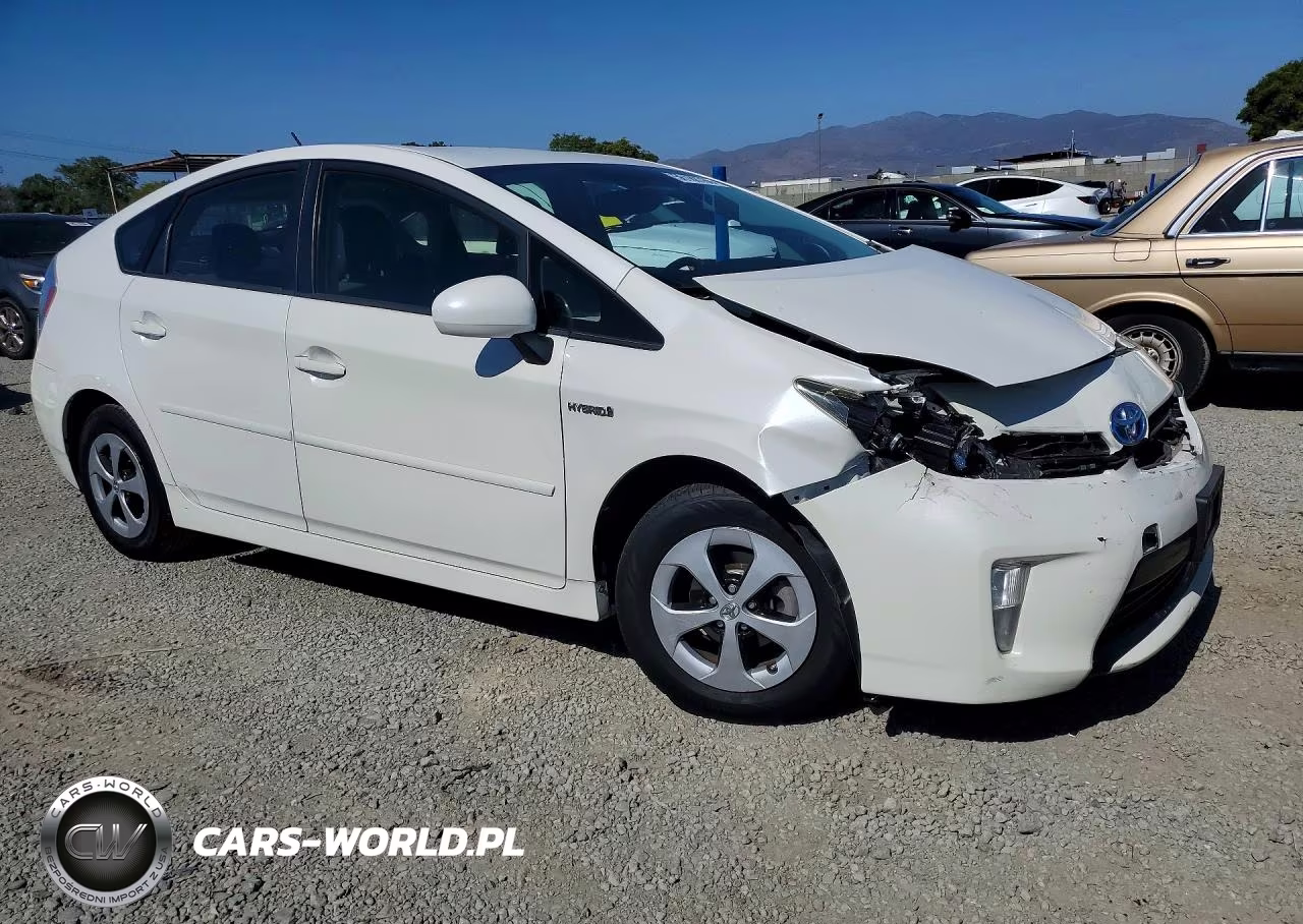 2014 Toyota Prius Four VIN:JTDKN3DU7E0369275 - 4