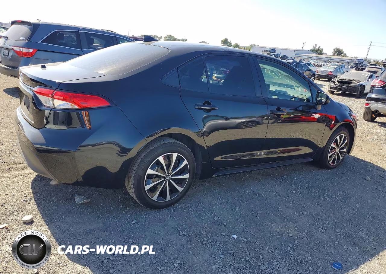 2024 Toyota Corolla Hybrid Le VIN:JTDBCMFE6R3040749 - 3
