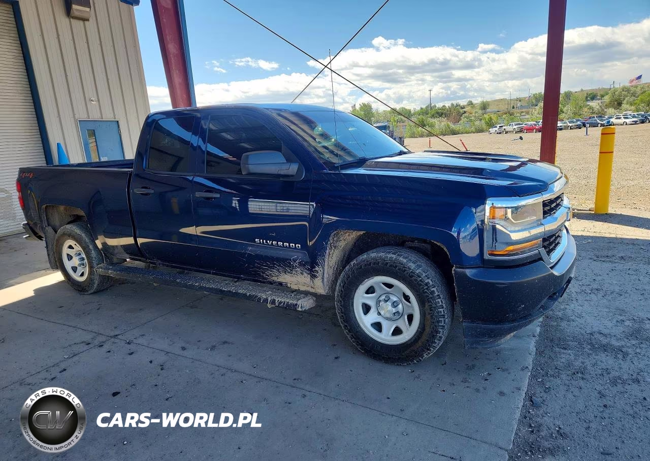 2018 Chevrolet Silverado K1500 VIN:1GCVKNEC8JZ343054 - 4