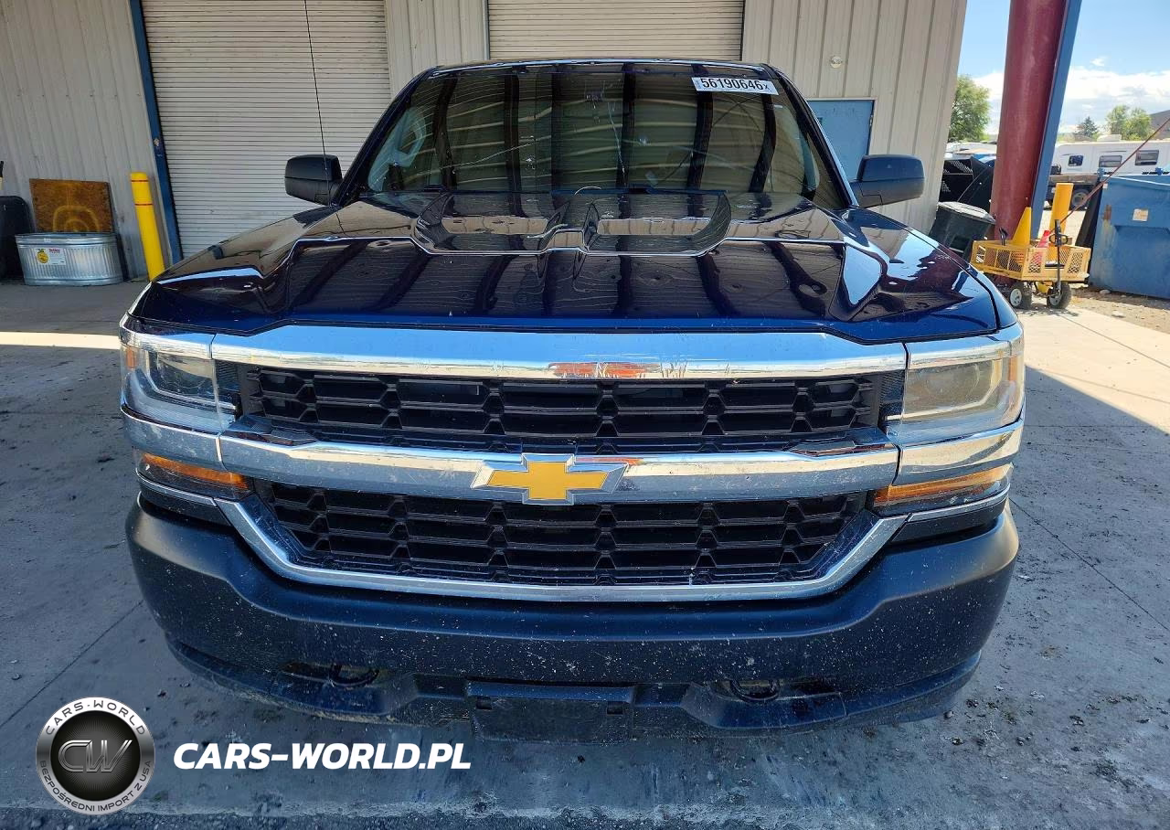 2018 Chevrolet Silverado K1500 VIN:1GCVKNEC8JZ343054 - 5