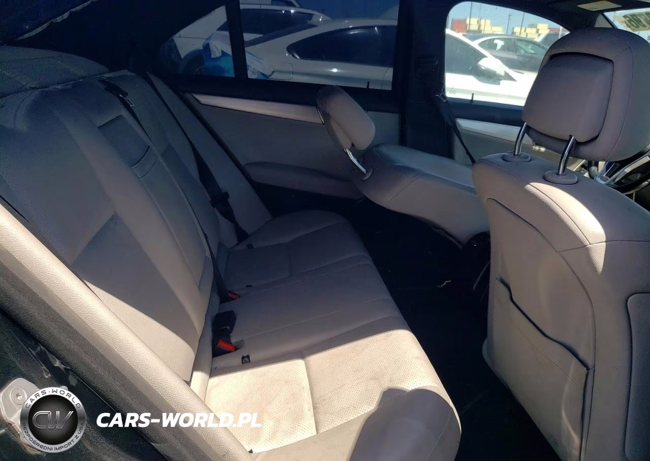 2012 Mercedes-Benz C 250 VIN:WDDGF4HB1CA724715 - 10