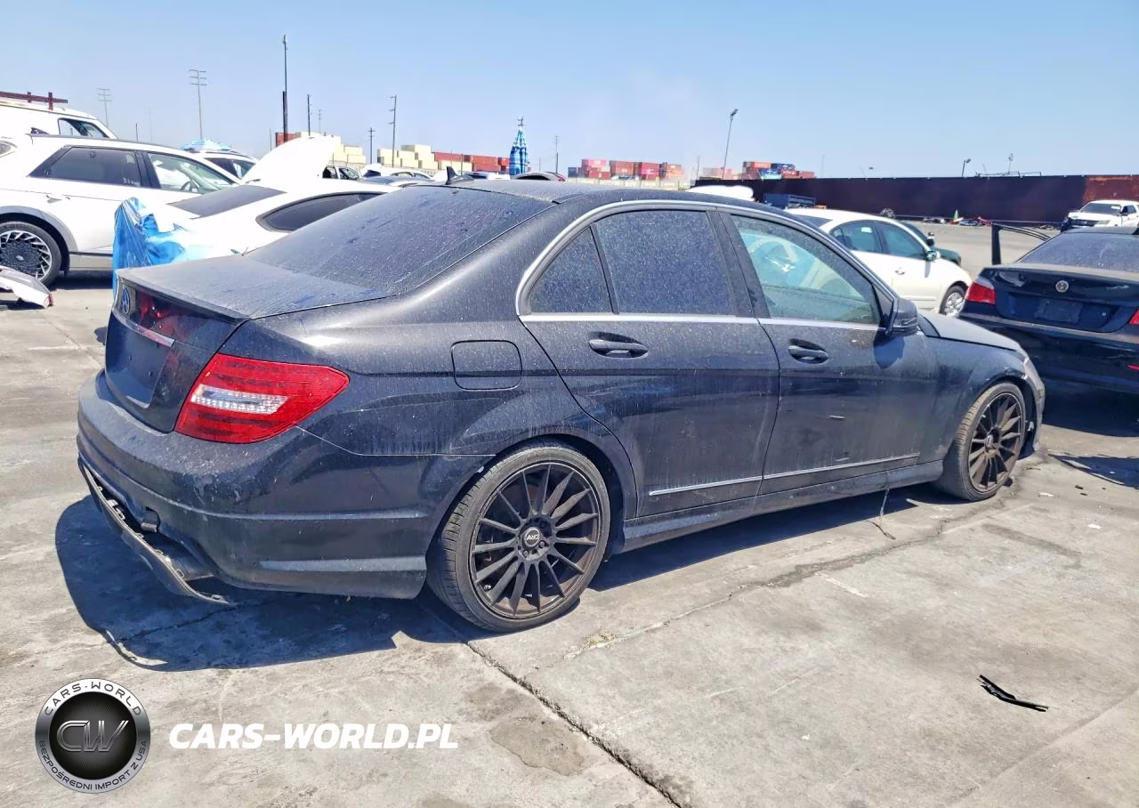 2012 Mercedes-Benz C 250 VIN:WDDGF4HB1CA724715 - 3