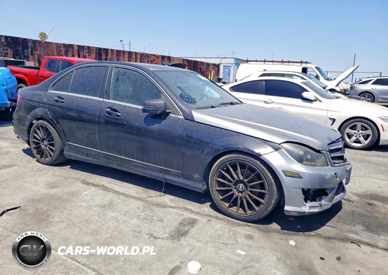 2012 Mercedes-Benz C 250 VIN:WDDGF4HB1CA724715 - 4
