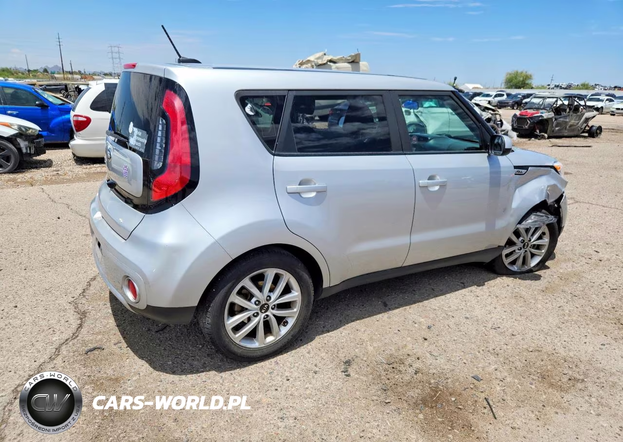 2018 Kia Soul + VIN:KNDJP3A58J7534447 - 3