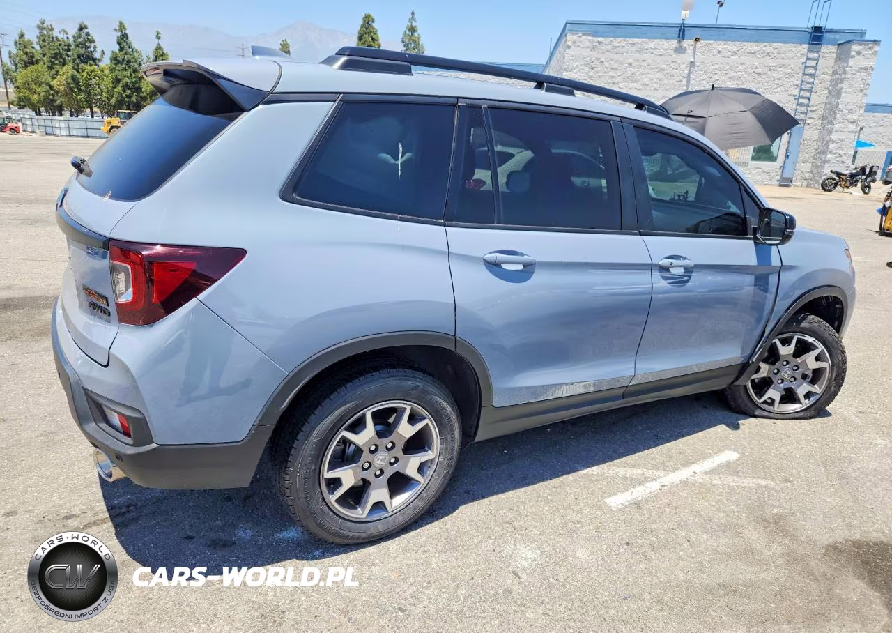 2023 Honda Passport Trail Sport VIN:5FNYF8H61PB035893 - 3