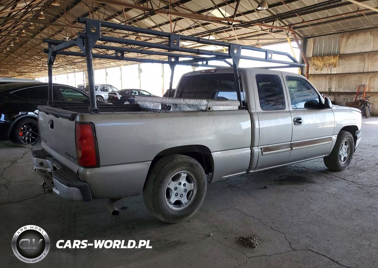 2003 Chevrolet Silverado C1500 VIN:2GCEC19V331193819 - 3
