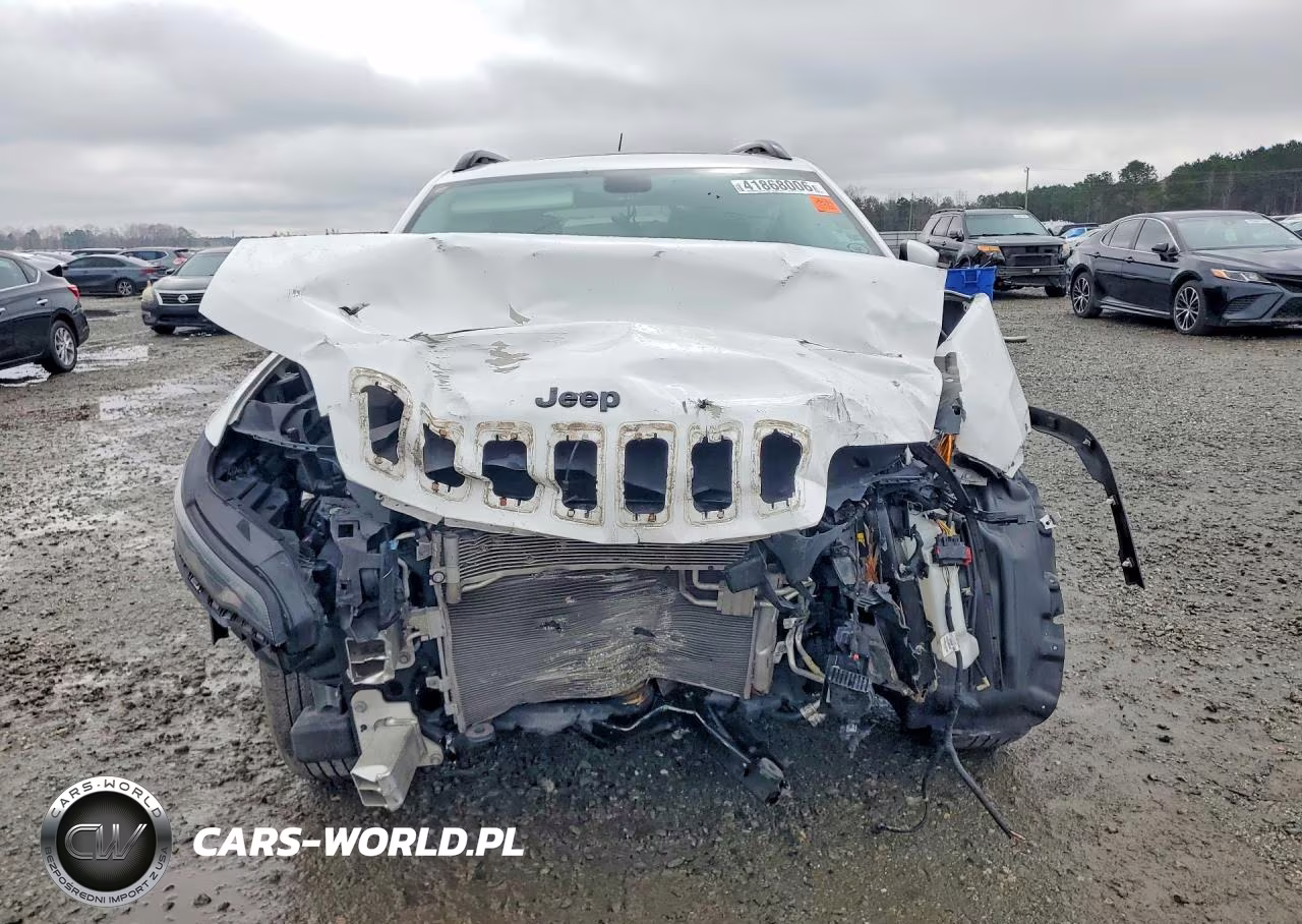 2019 Jeep Cherokee Latitude Plus VIN:1C4PJMLX3KD307105 - 5