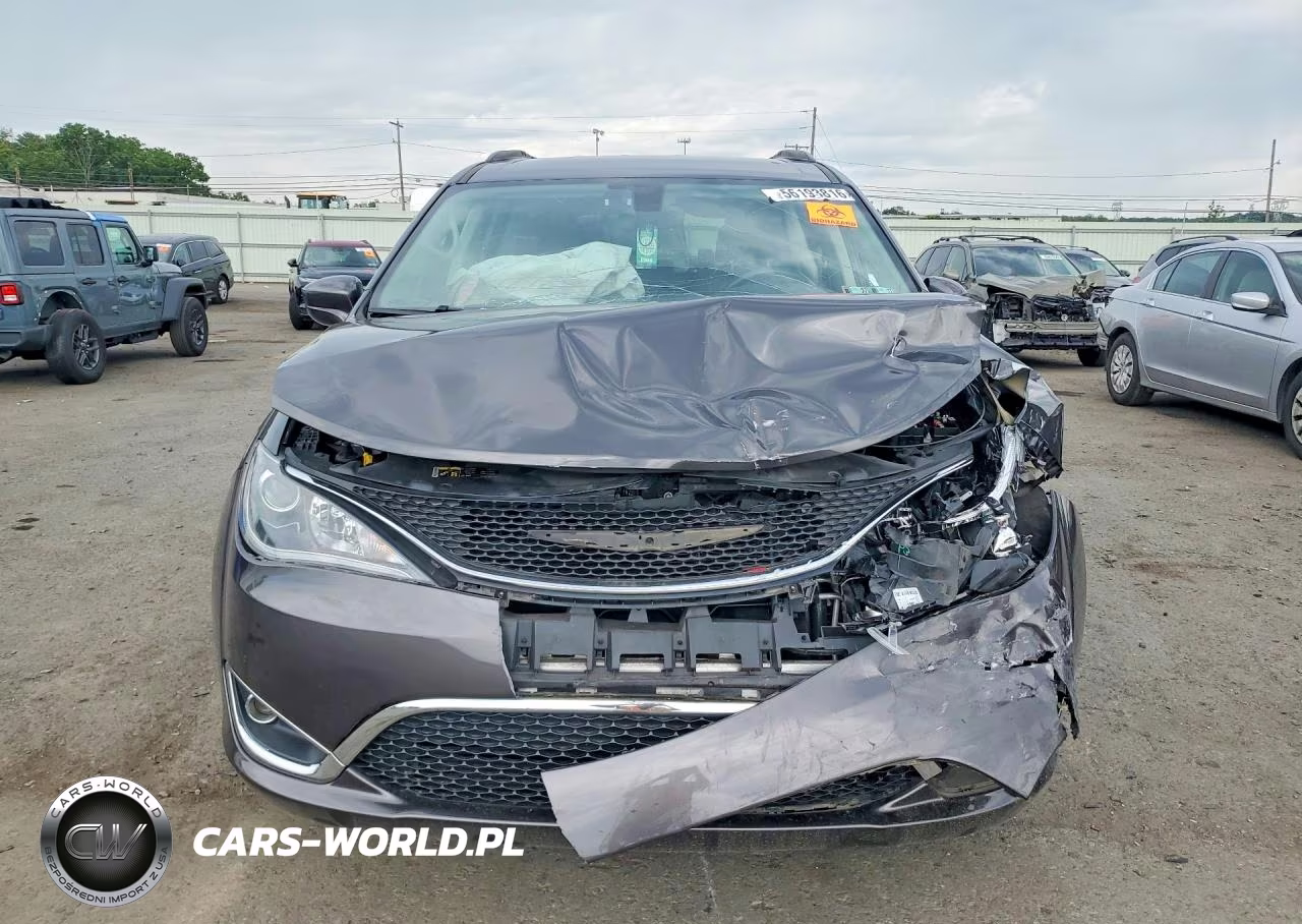 2017 Chrysler Pacifica Touring L VIN:2C4RC1BG2HR514416 - 5