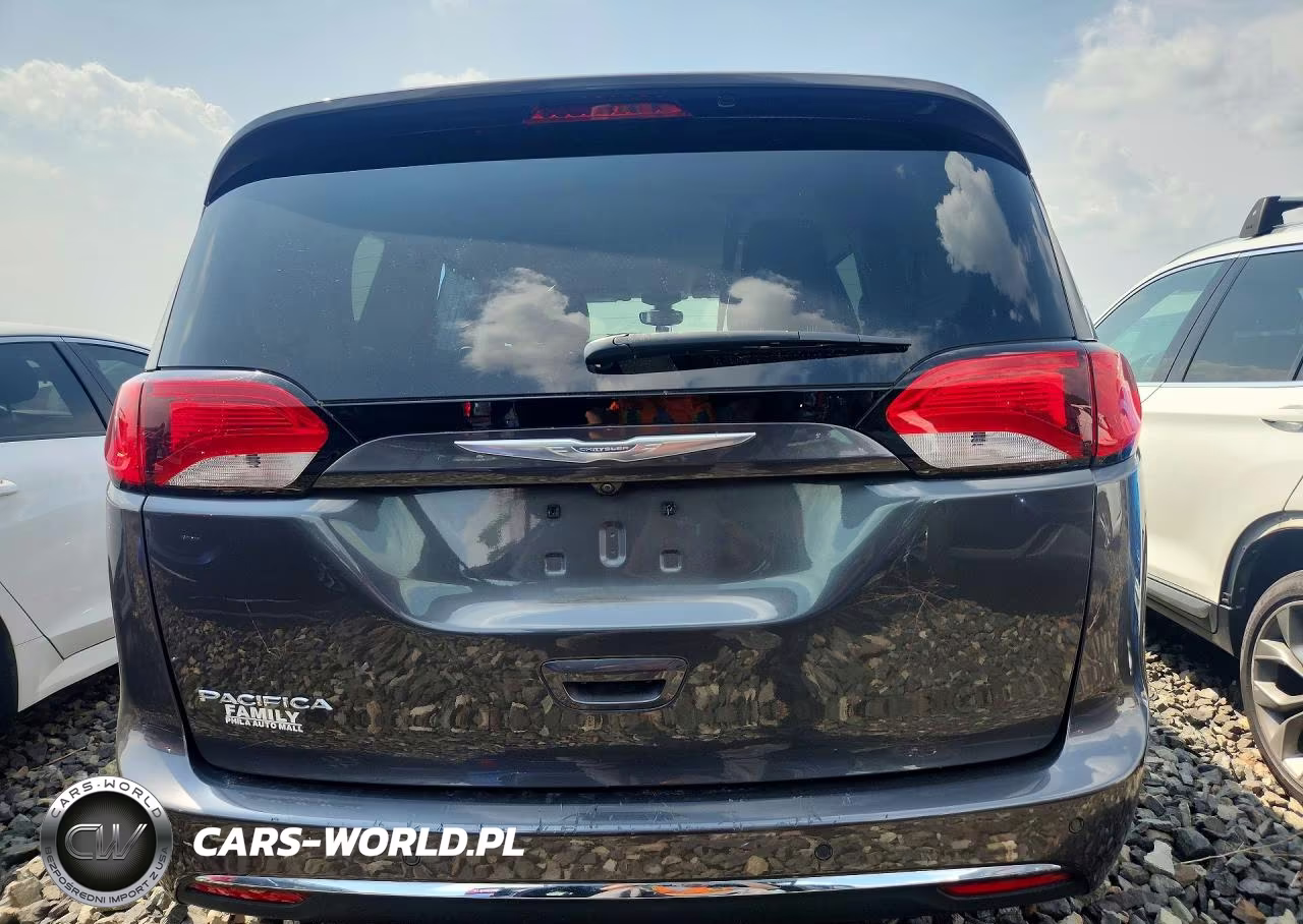 2017 Chrysler Pacifica Touring L VIN:2C4RC1BG2HR514416 - 6