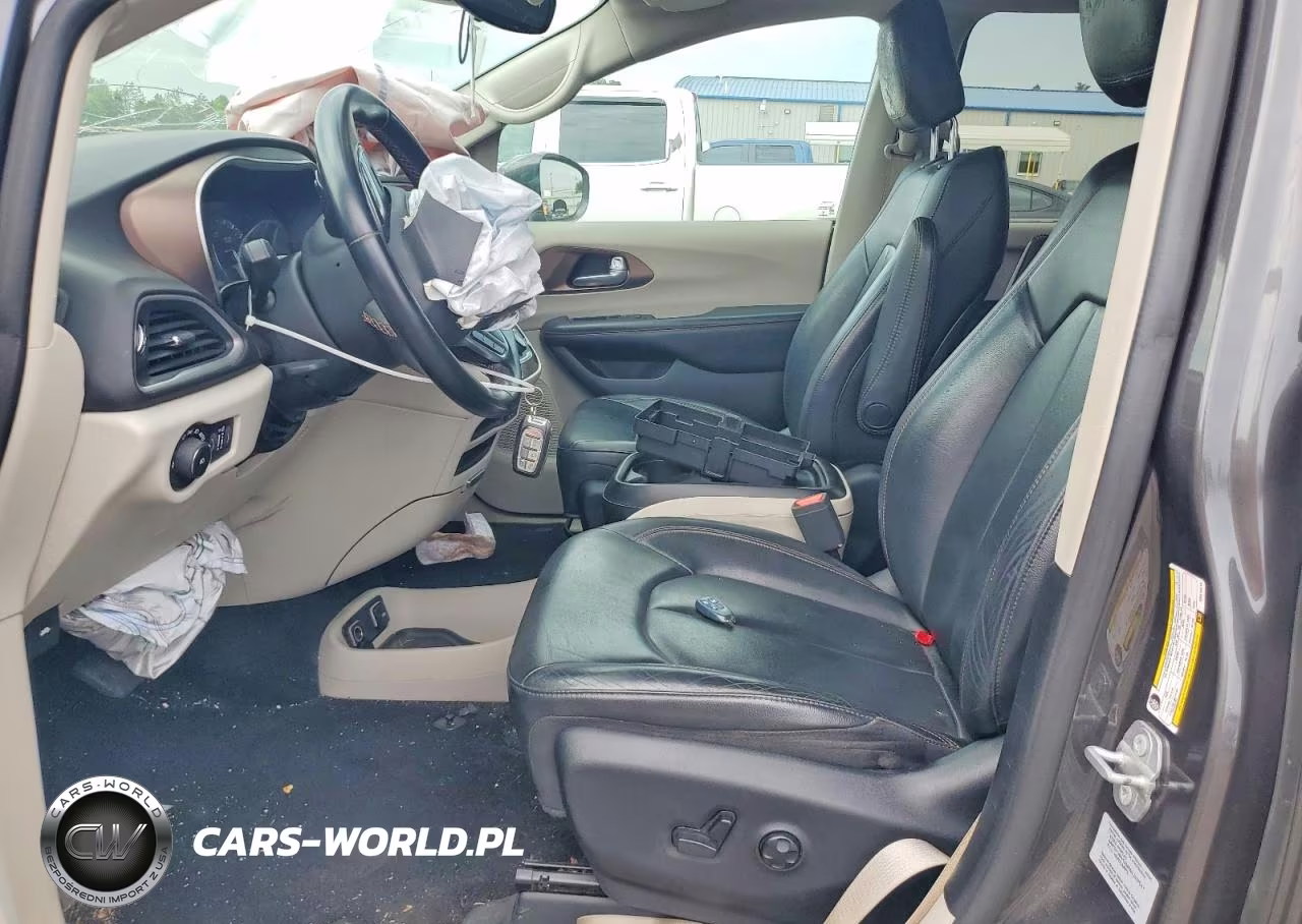 2017 Chrysler Pacifica Touring L VIN:2C4RC1BG2HR514416 - 7