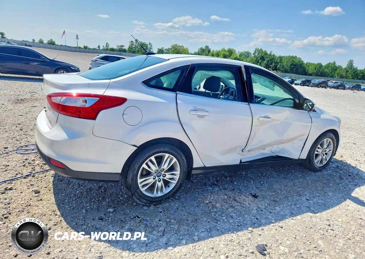 2012 Ford Focus Sel VIN:1FAHP3H2XCL154701 - 3
