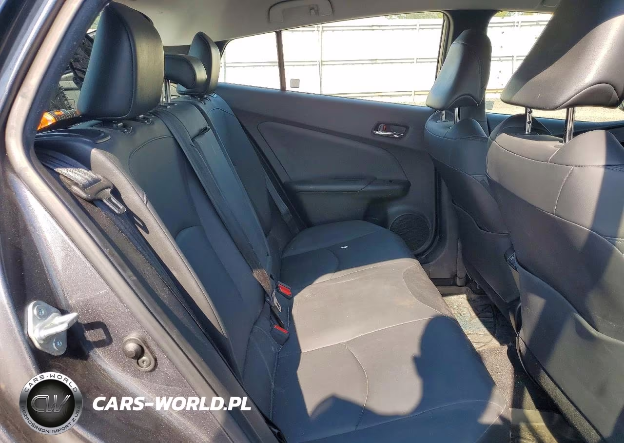 2020 Toyota Prius Xle Awd-E VIN:JTDL9RFU9L3021028 - 10