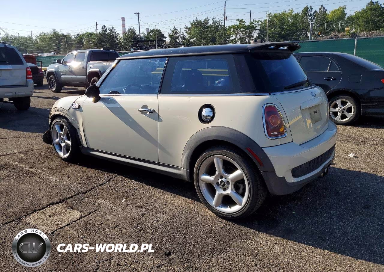 2007 Mini Cooper S VIN:WMWMF73597TV30151 - 2