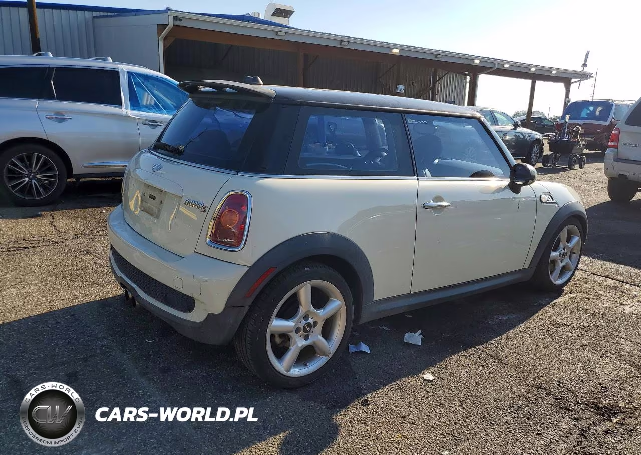 2007 Mini Cooper S VIN:WMWMF73597TV30151 - 3