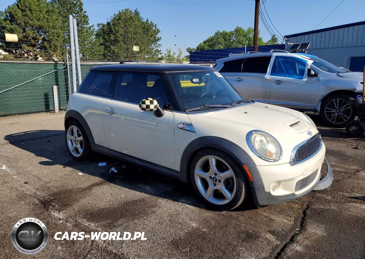 2007 Mini Cooper S VIN:WMWMF73597TV30151 - 4