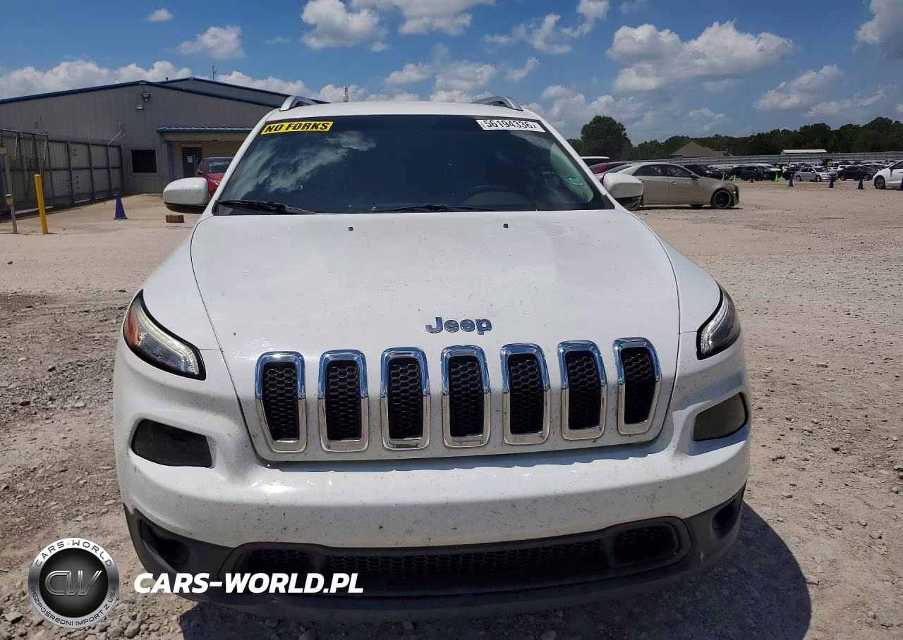 2015 Jeep Cherokee Latitude VIN:1C4PJLCB2FW676708 - 5