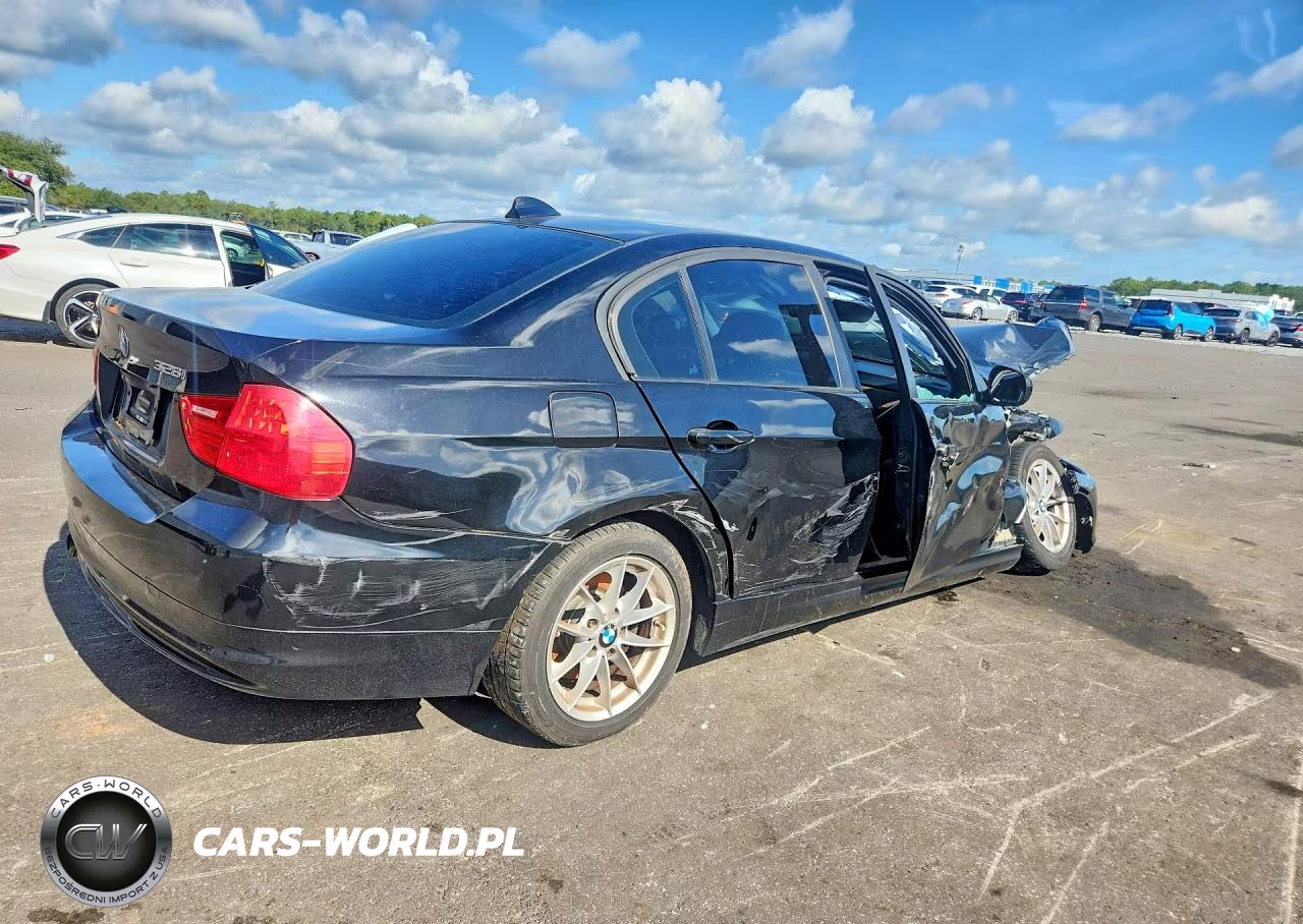 2010 BMW 328 I VIN:WBAPH7G58ANM51812 - 3