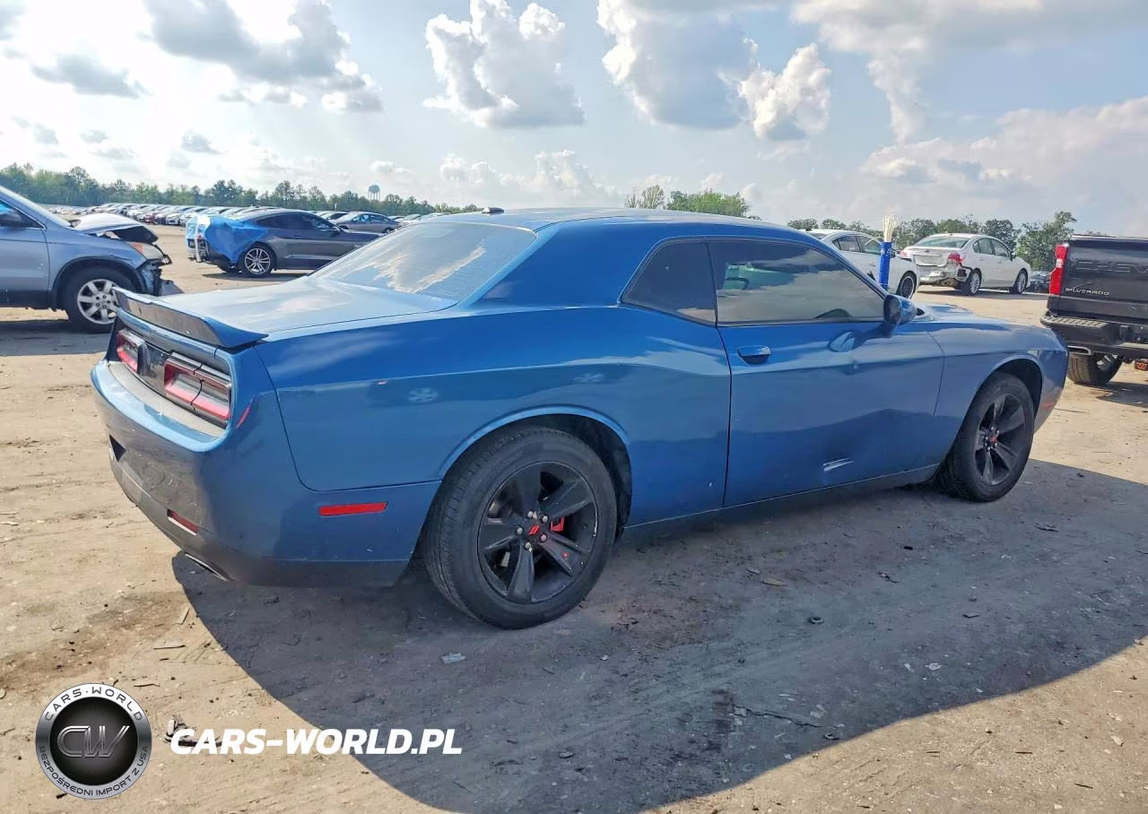 2021 Dodge Challenger Sxt VIN:2C3CDZAG5MH520847 - 3