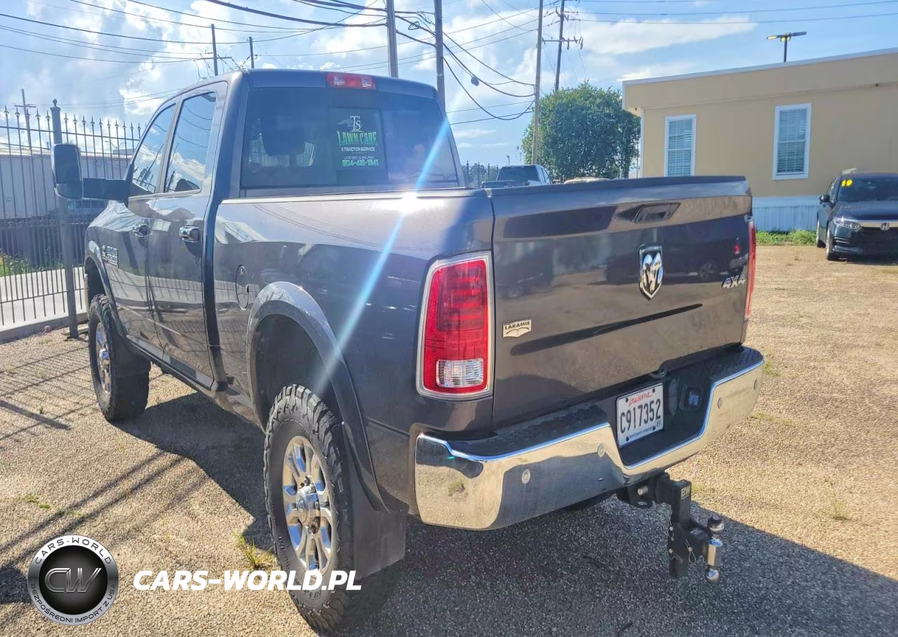 2017 Ram 2500 Laramie VIN:3C6UR5FL1HG670581 - 3