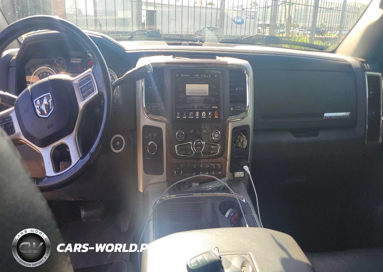 2017 Ram 2500 Laramie VIN:3C6UR5FL1HG670581 - 9