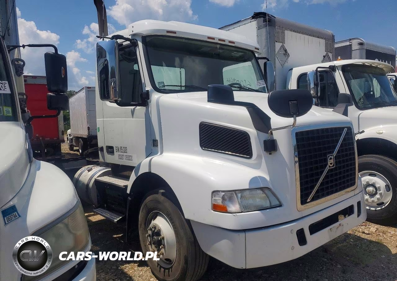 2018 Volvo Vnm Semi Truck