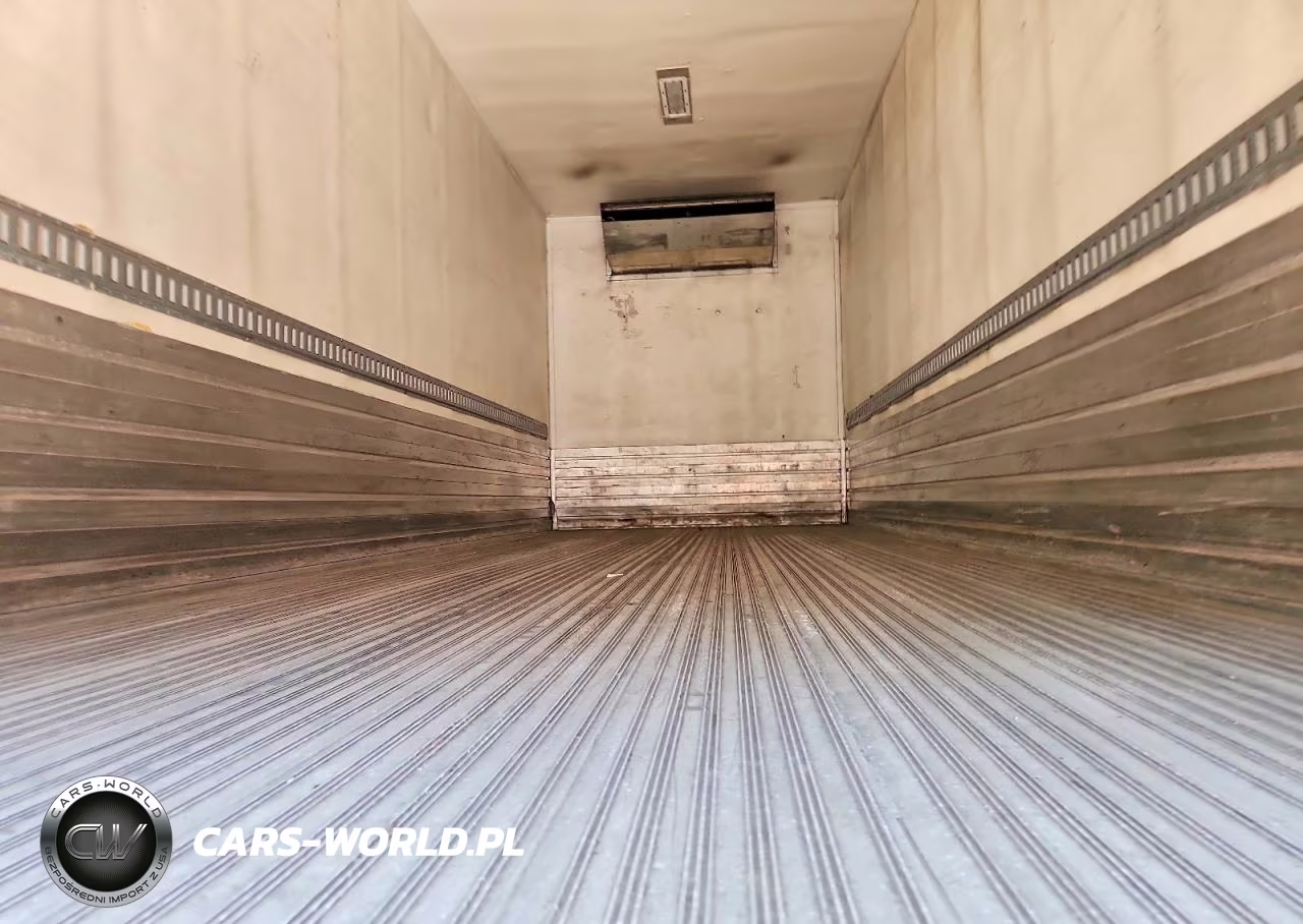 2018 Hino 268A Refrigerated Box Truck VIN:5PVNJ8JR3J4S51555 - 10
