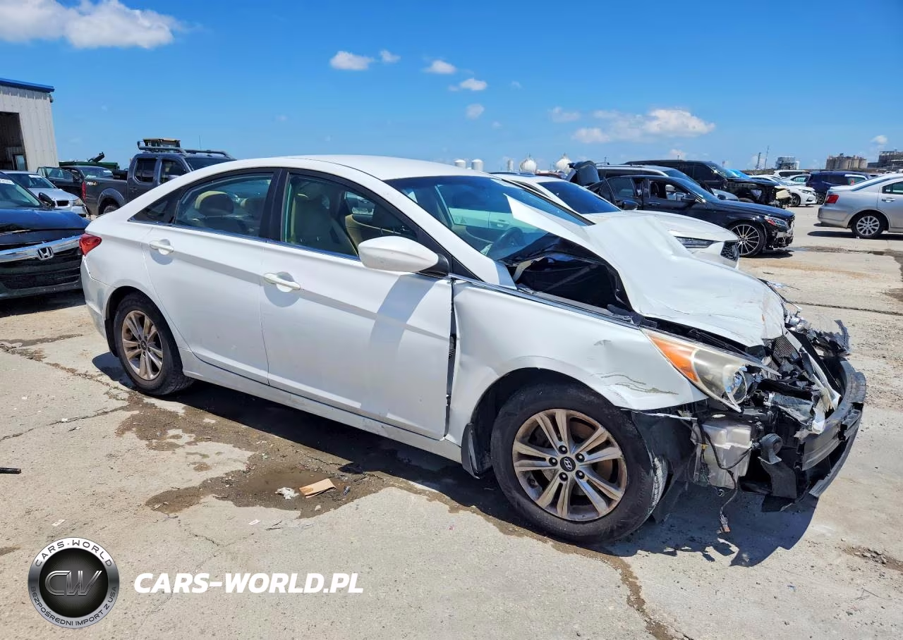 2013 Hyundai Sonata Gls VIN:5NPEB4AC4DH648160 - 4
