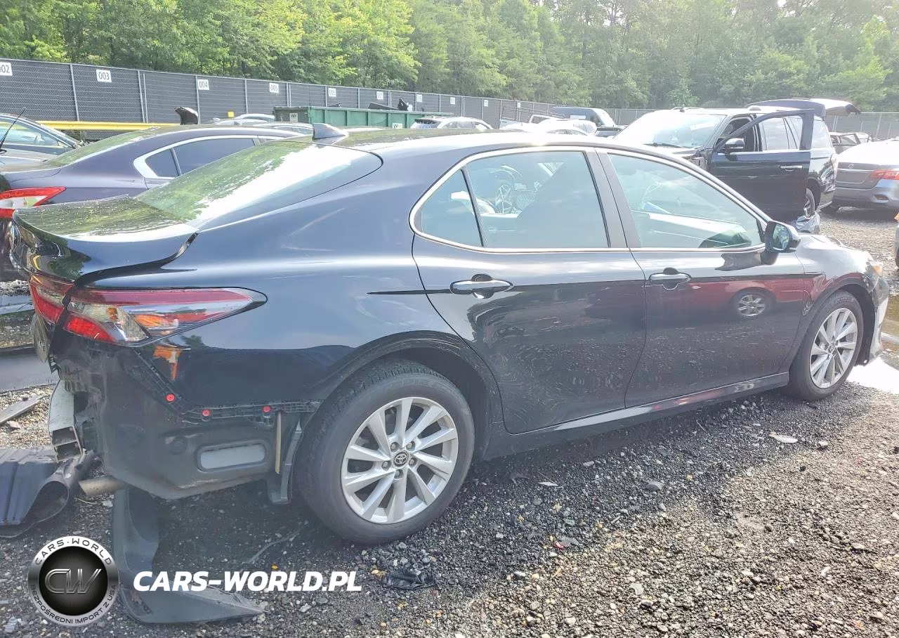 2021 Toyota Camry Le VIN:4T1C11AK3MU512216 - 3