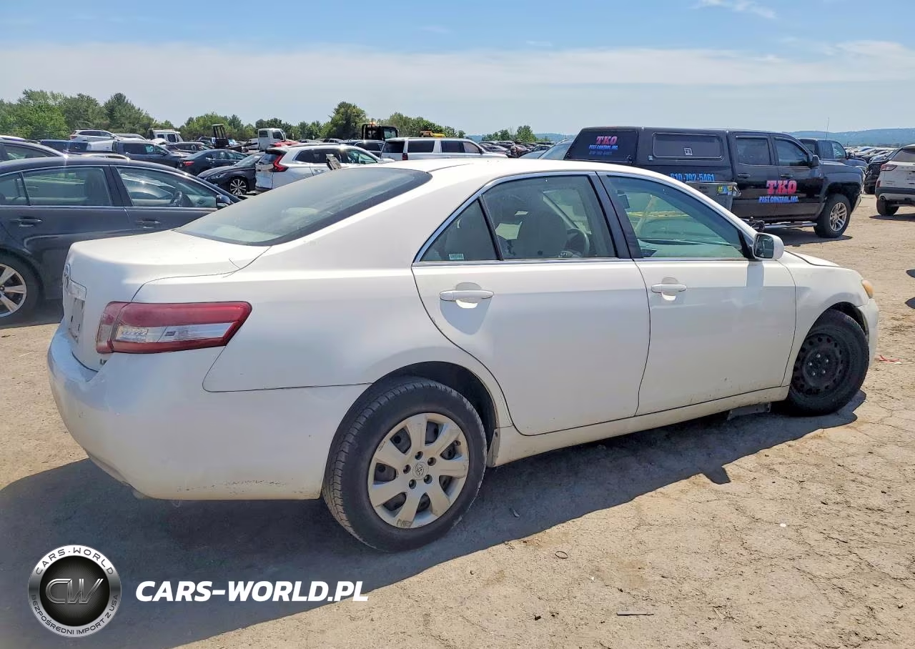 2010 Toyota Camry Le VIN:4T1BF3EK7AU506952 - 3
