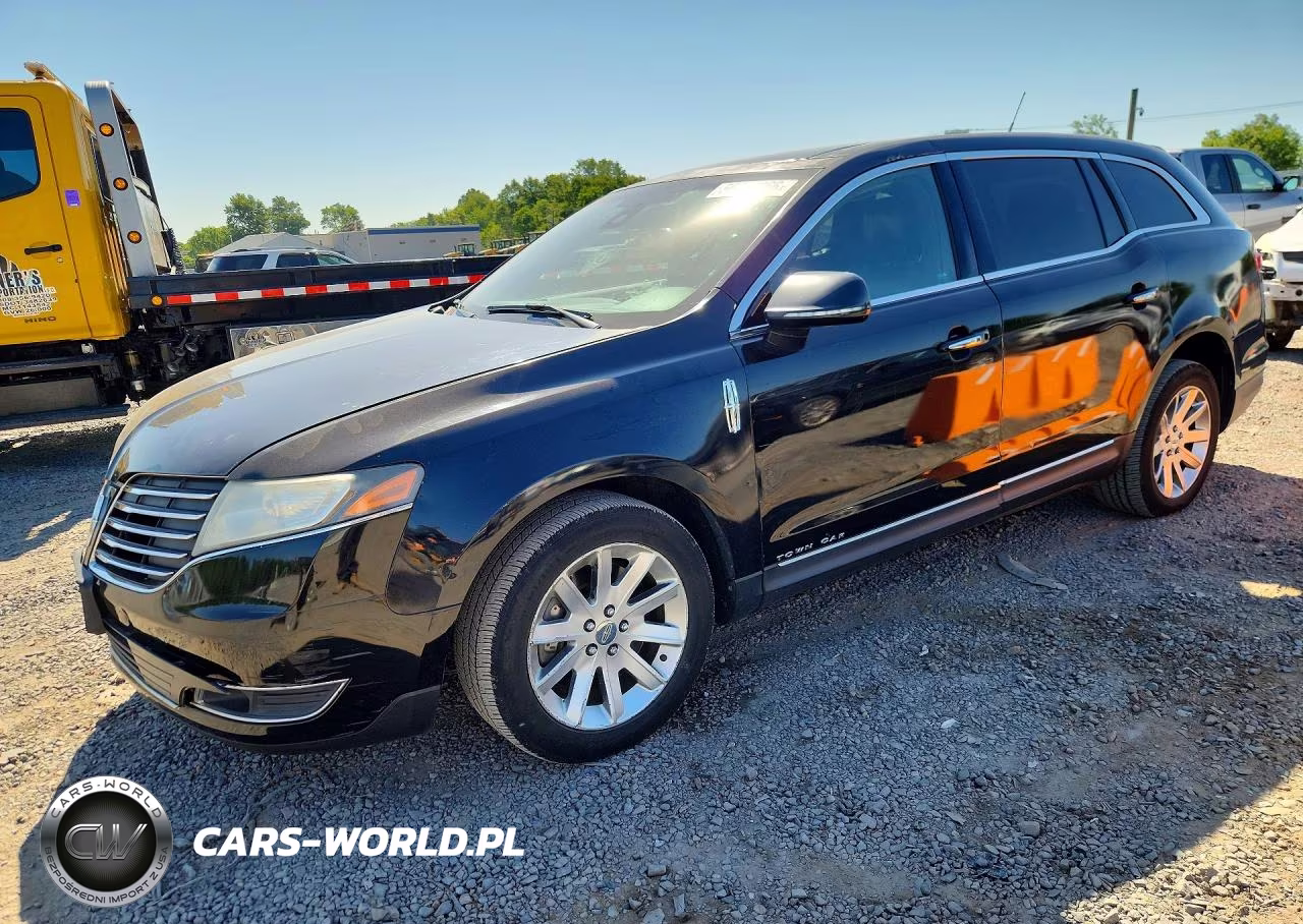 2019 Lincoln Mkt – zdjęcie 1 z 13