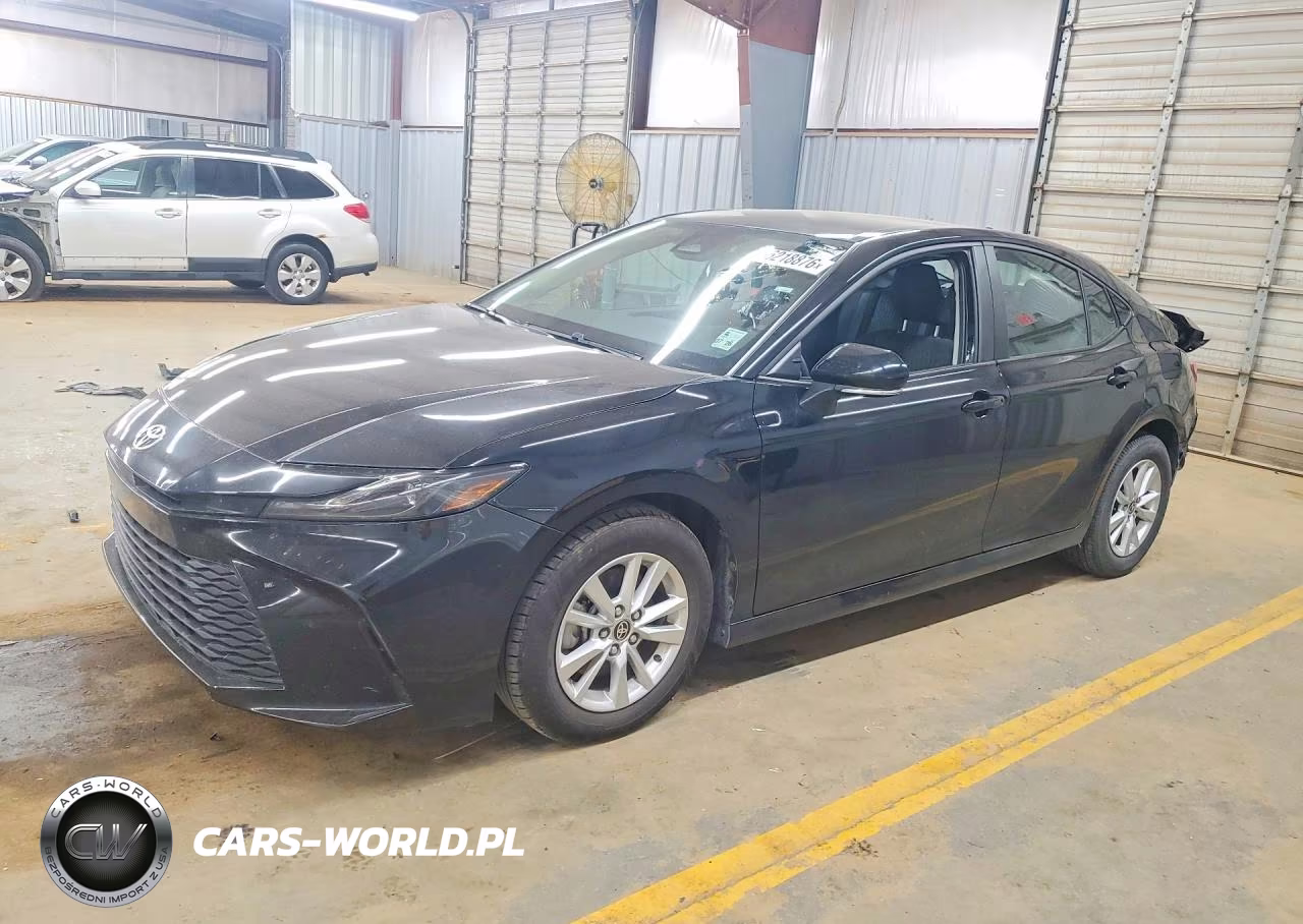 2025 Toyota Camry Le – zdjęcie 1 z 12