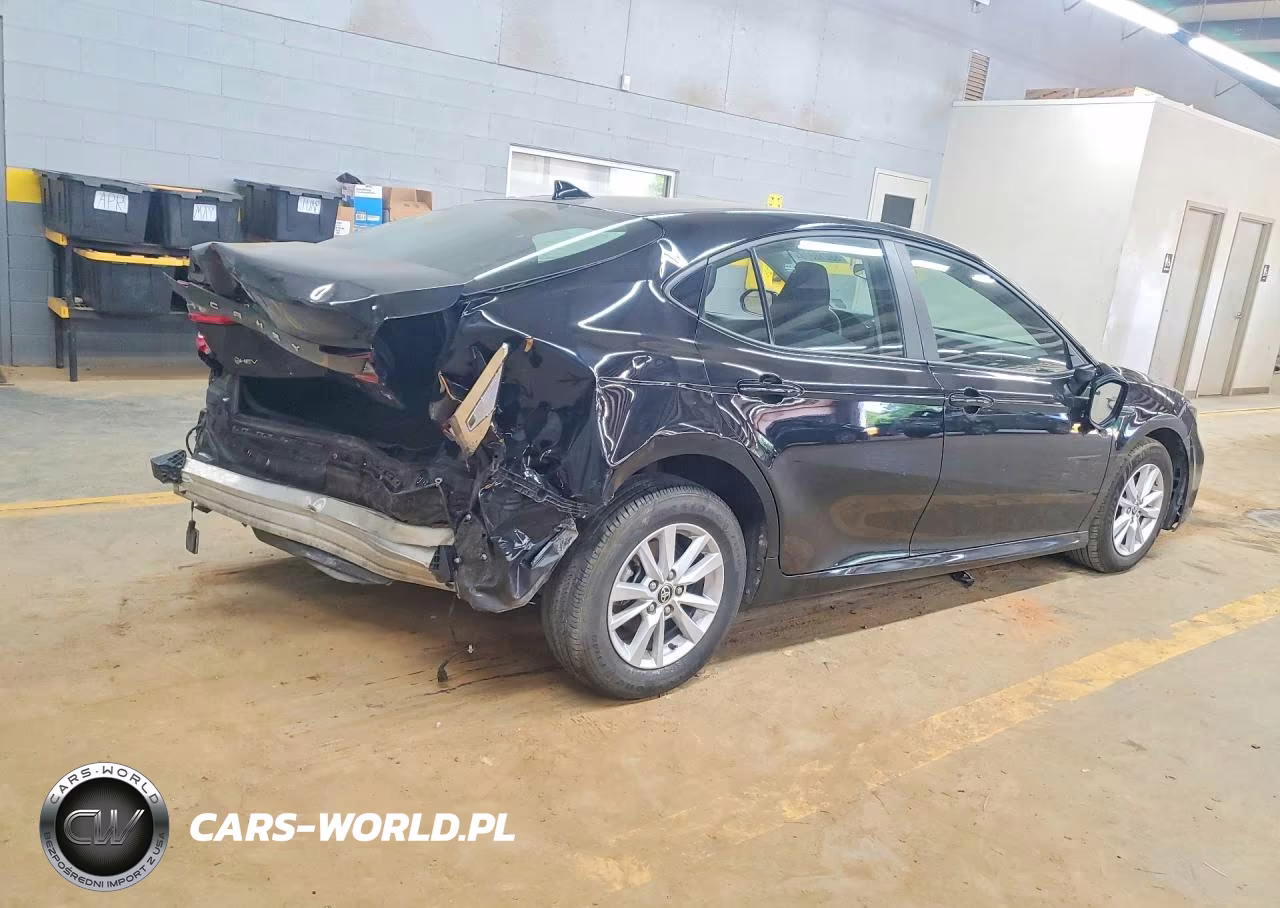 2025 Toyota Camry Le VIN:4T1DAACK5SU517738 - 3
