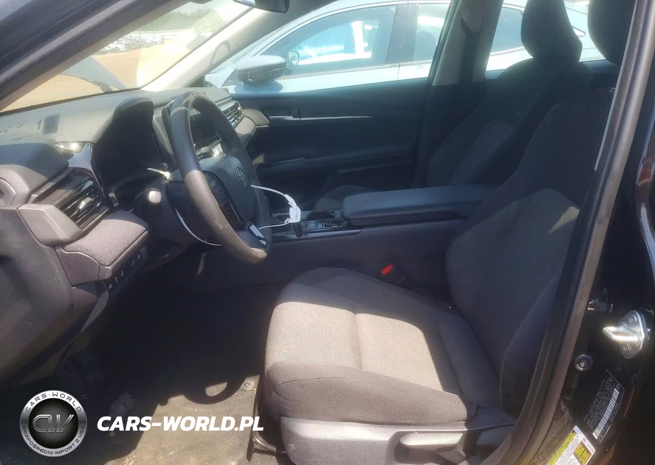 2025 Toyota Camry Le VIN:4T1DAACK5SU517738 - 7