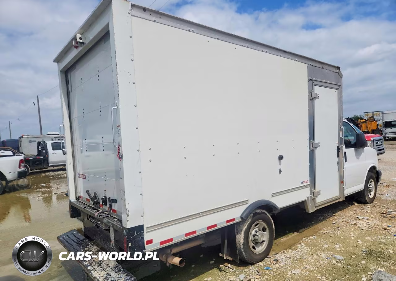2021 Chevrolet Express Box Truck VIN:1GB0GSF74M1309258 - 3