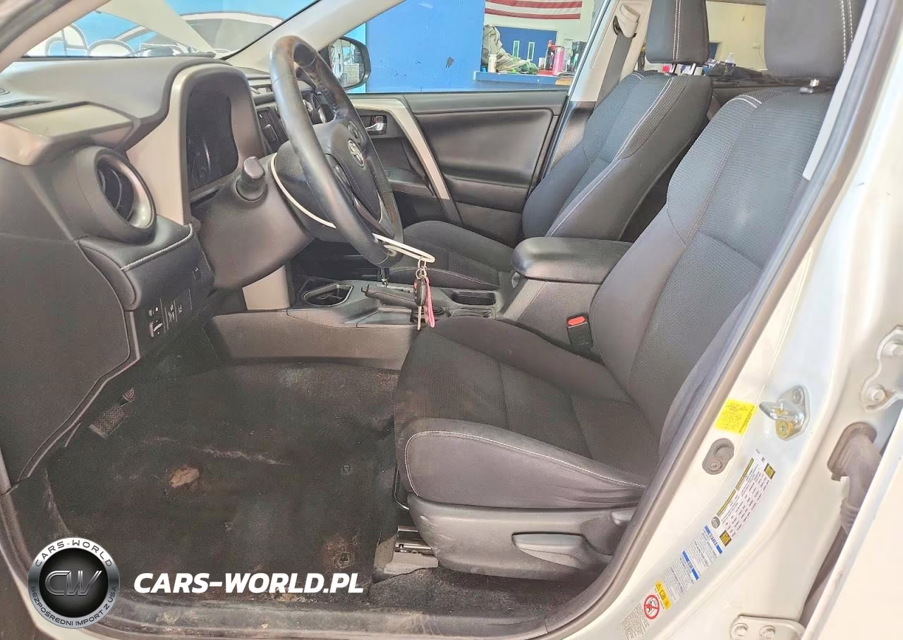 2018 Toyota Rav4 Xle VIN:2T3RFREV1JW815190 - 7