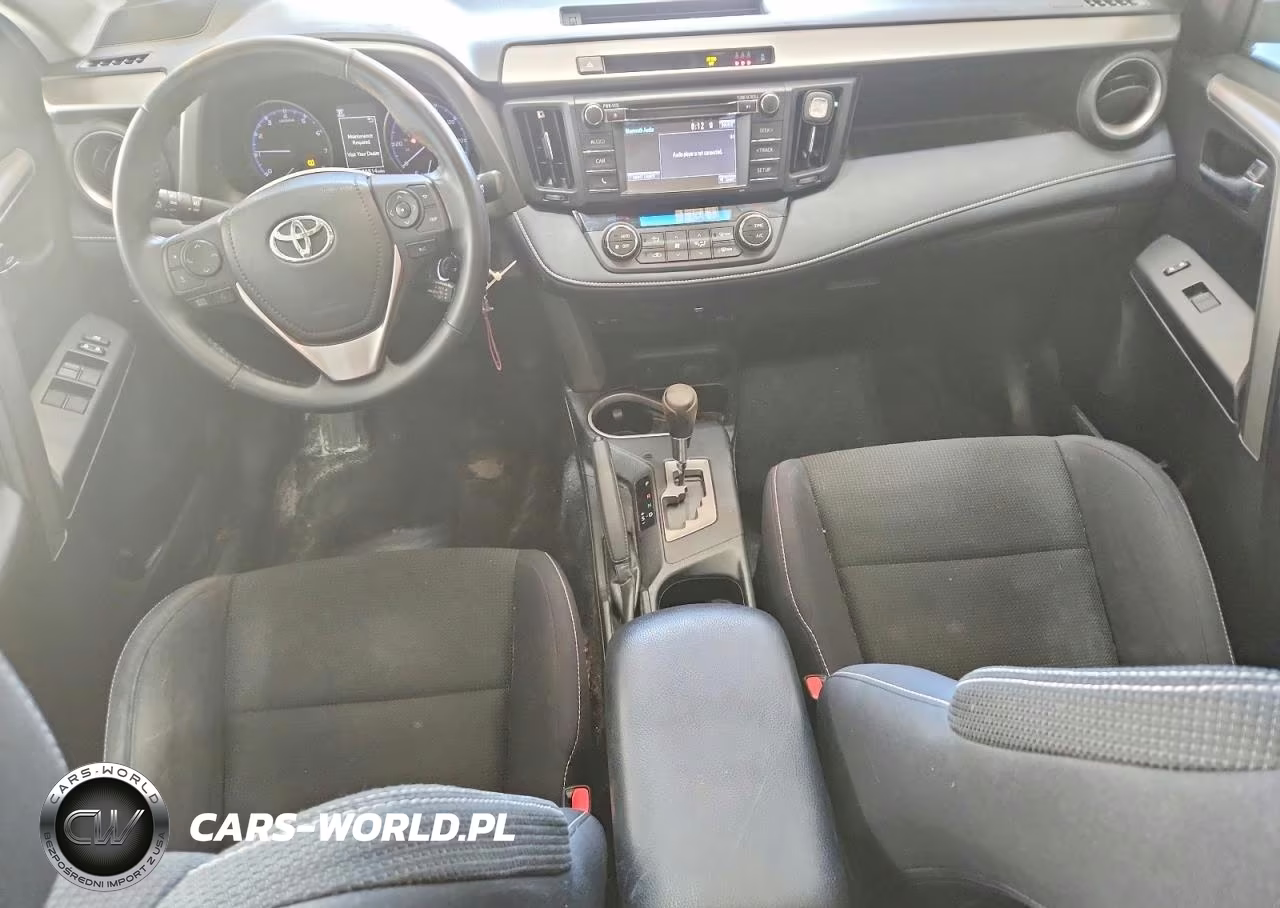2018 Toyota Rav4 Xle VIN:2T3RFREV1JW815190 - 8
