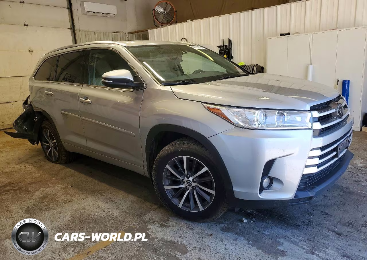 2017 Toyota Highlander Xle VIN:5TDJZRFH1HS453774 - 4