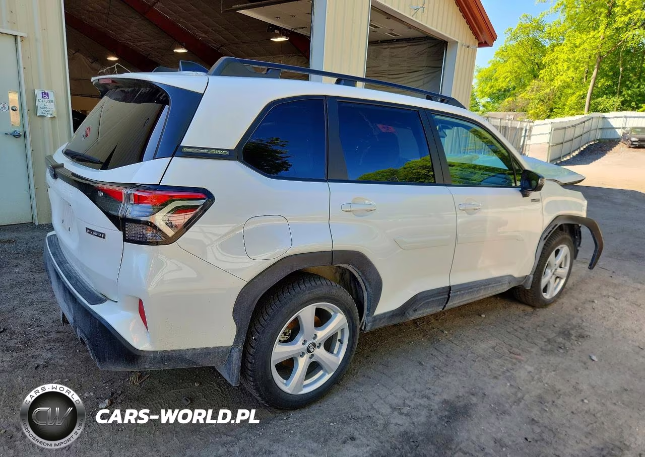2025 Subaru Forester Premium VIN:JF2SLSED3SH403080 - 3