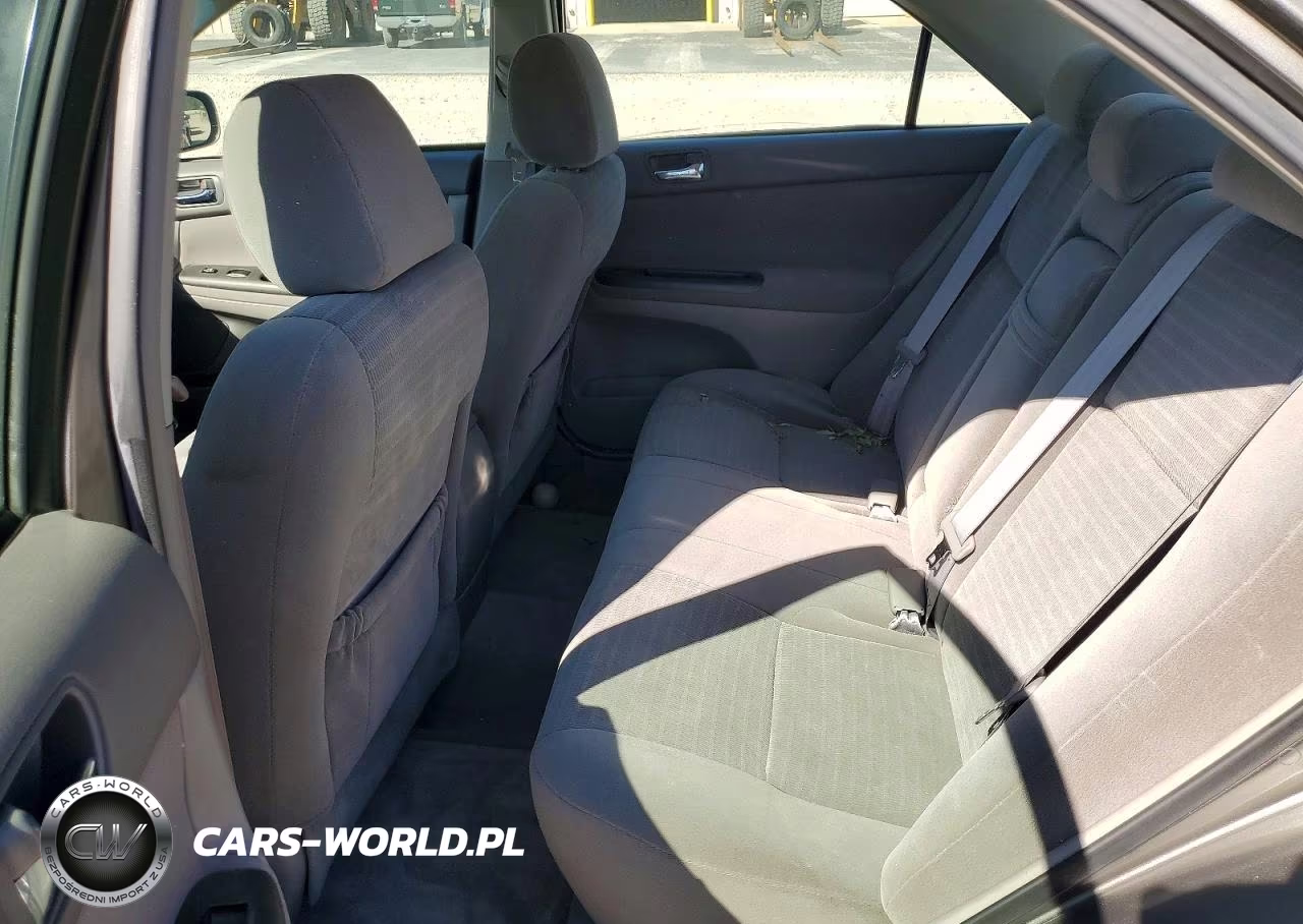 2005 Toyota Camry Le VIN:4T1BE32K25U556140 - 10