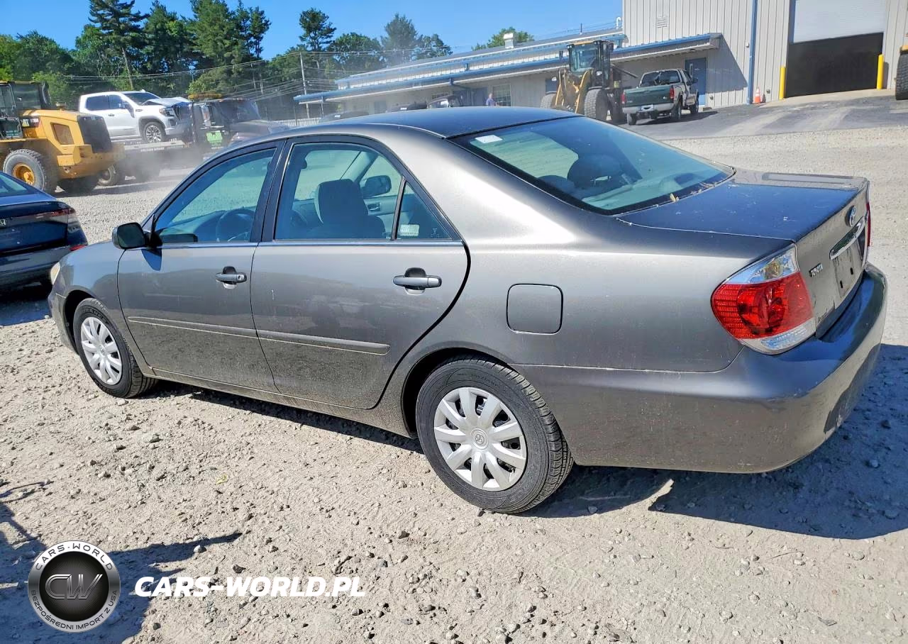 2005 Toyota Camry Le VIN:4T1BE32K25U556140 - 2