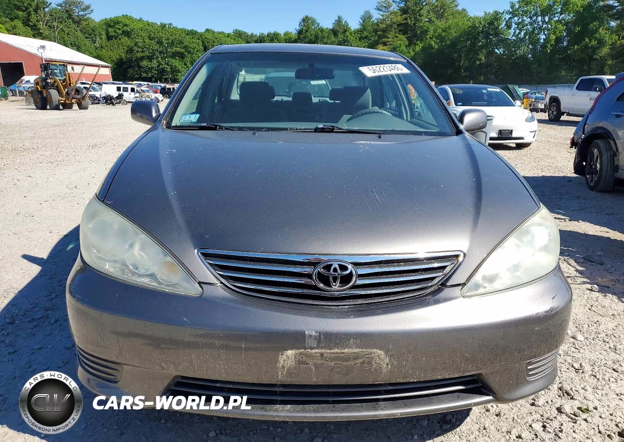 2005 Toyota Camry Le VIN:4T1BE32K25U556140 - 5