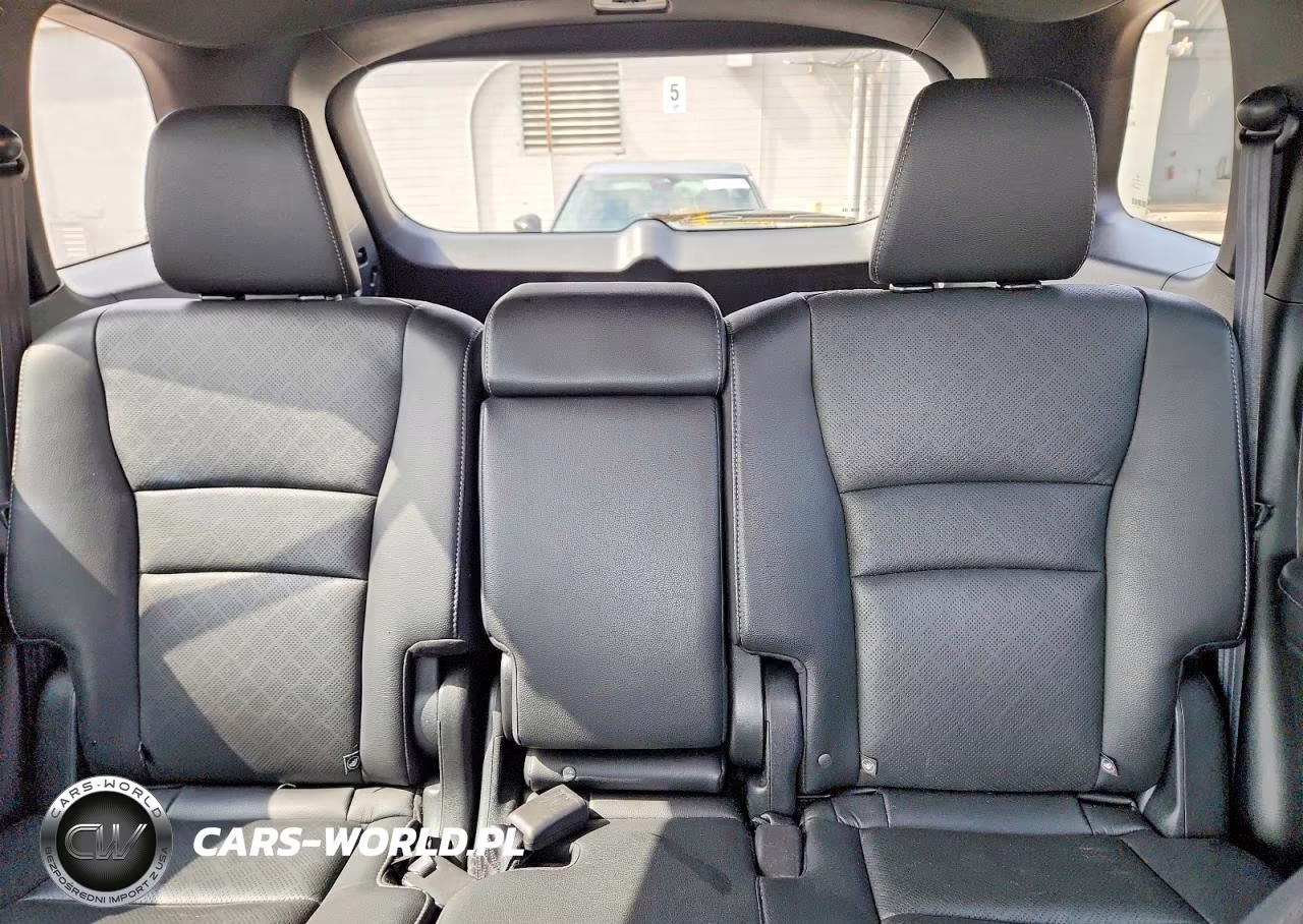 2022 Honda Passport Elite VIN:5FNYF8H03NB013306 - 10
