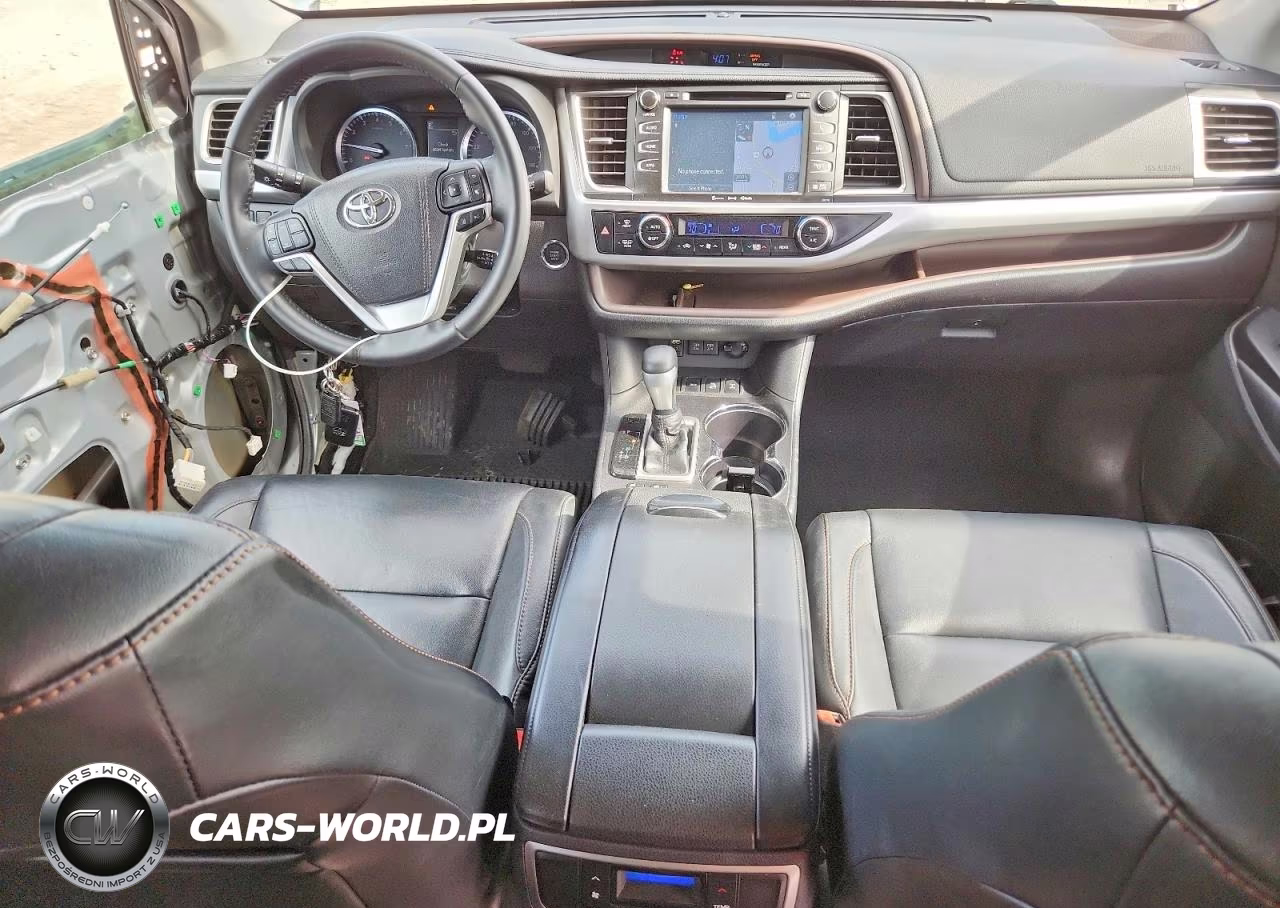 2018 Toyota Highlander Xle VIN:5TDJZRFH8JS549259 - 8