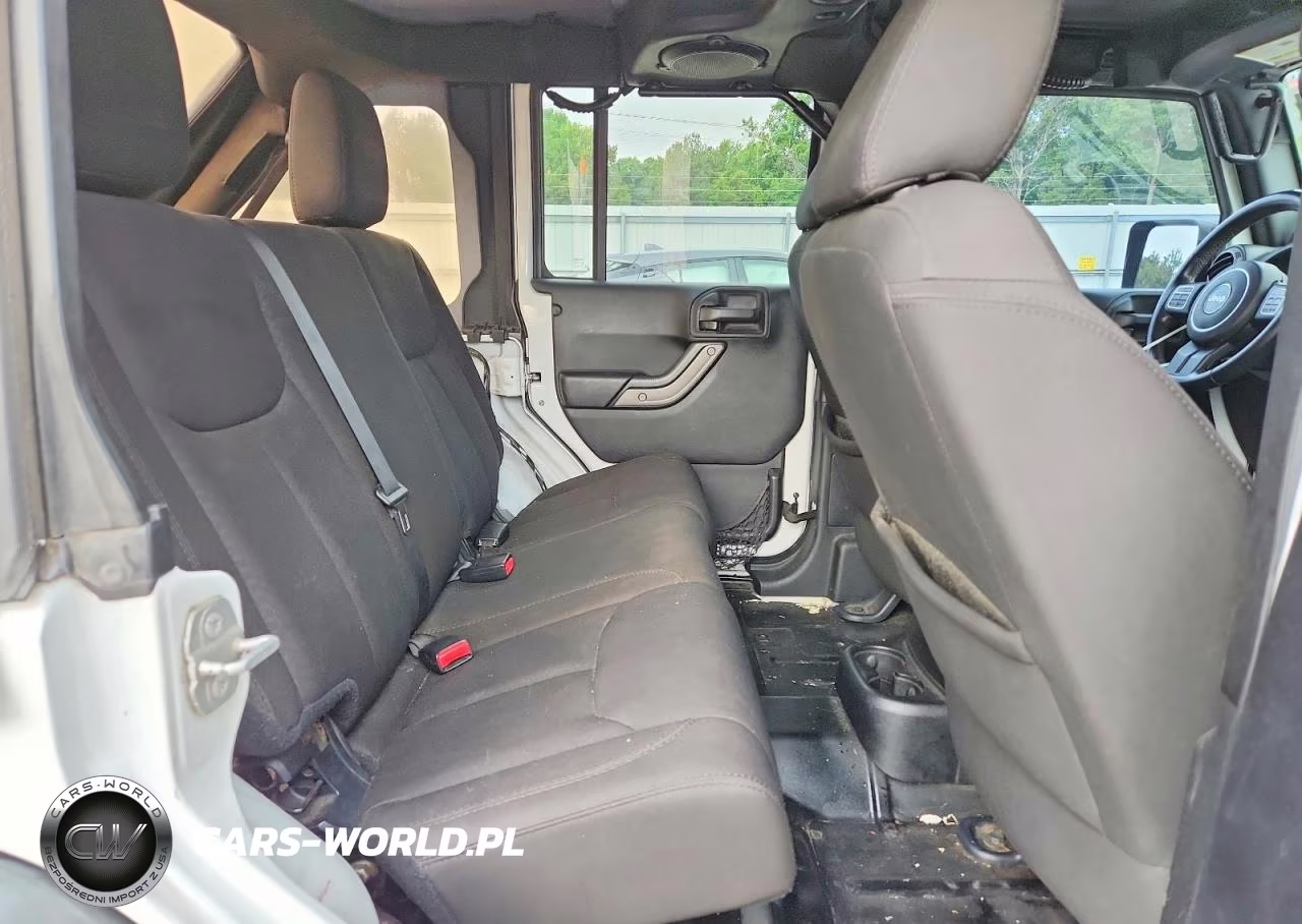 2014 Jeep Wrangler Unlimited Sport VIN:1C4BJWDG3EL244019 - 11
